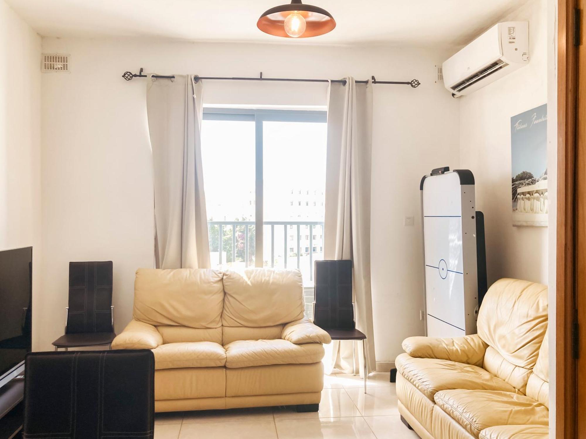 Xl Central Home - Sleeps 10 People Pieta Экстерьер фото