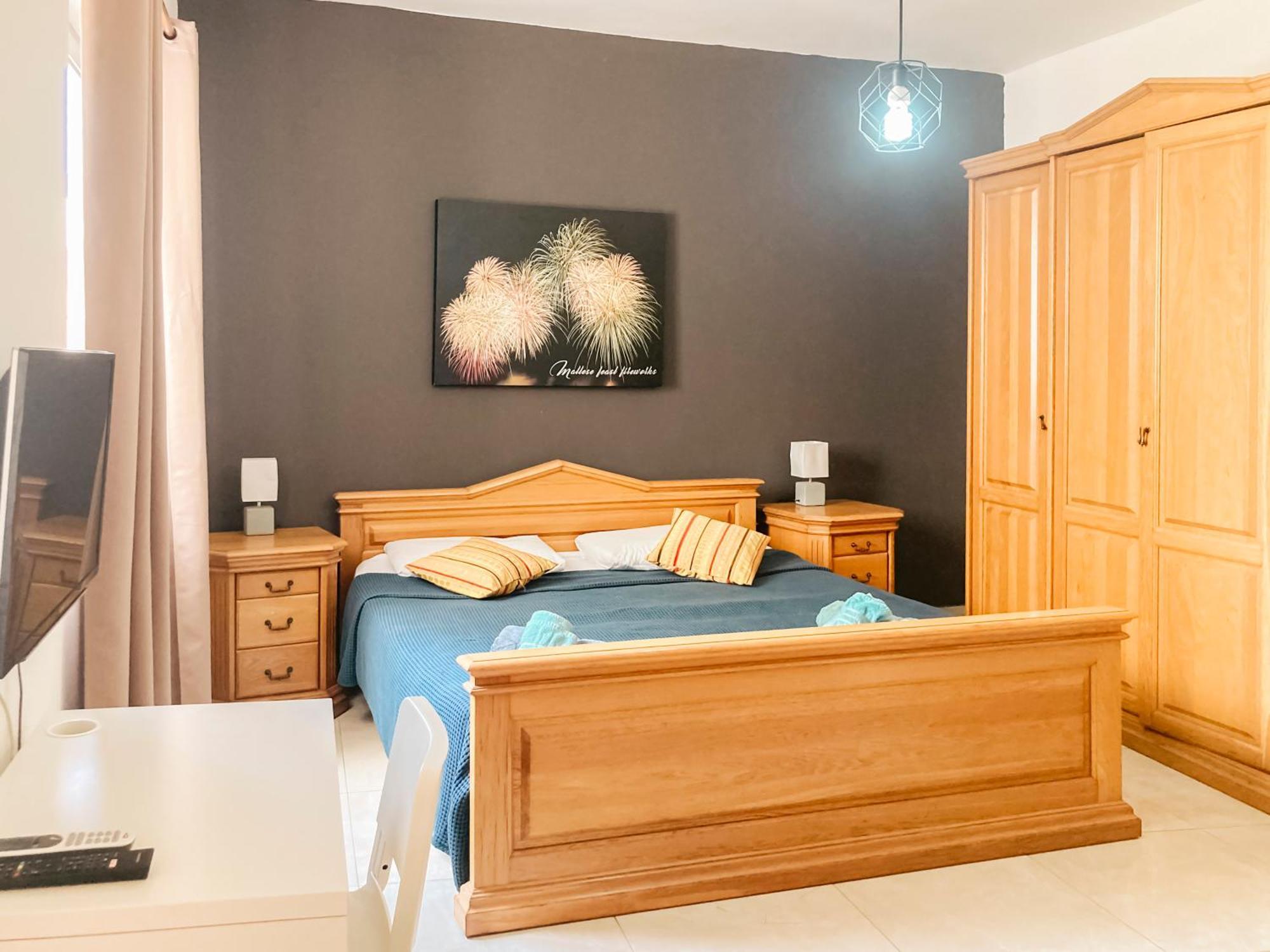 Xl Central Home - Sleeps 10 People Pieta Экстерьер фото