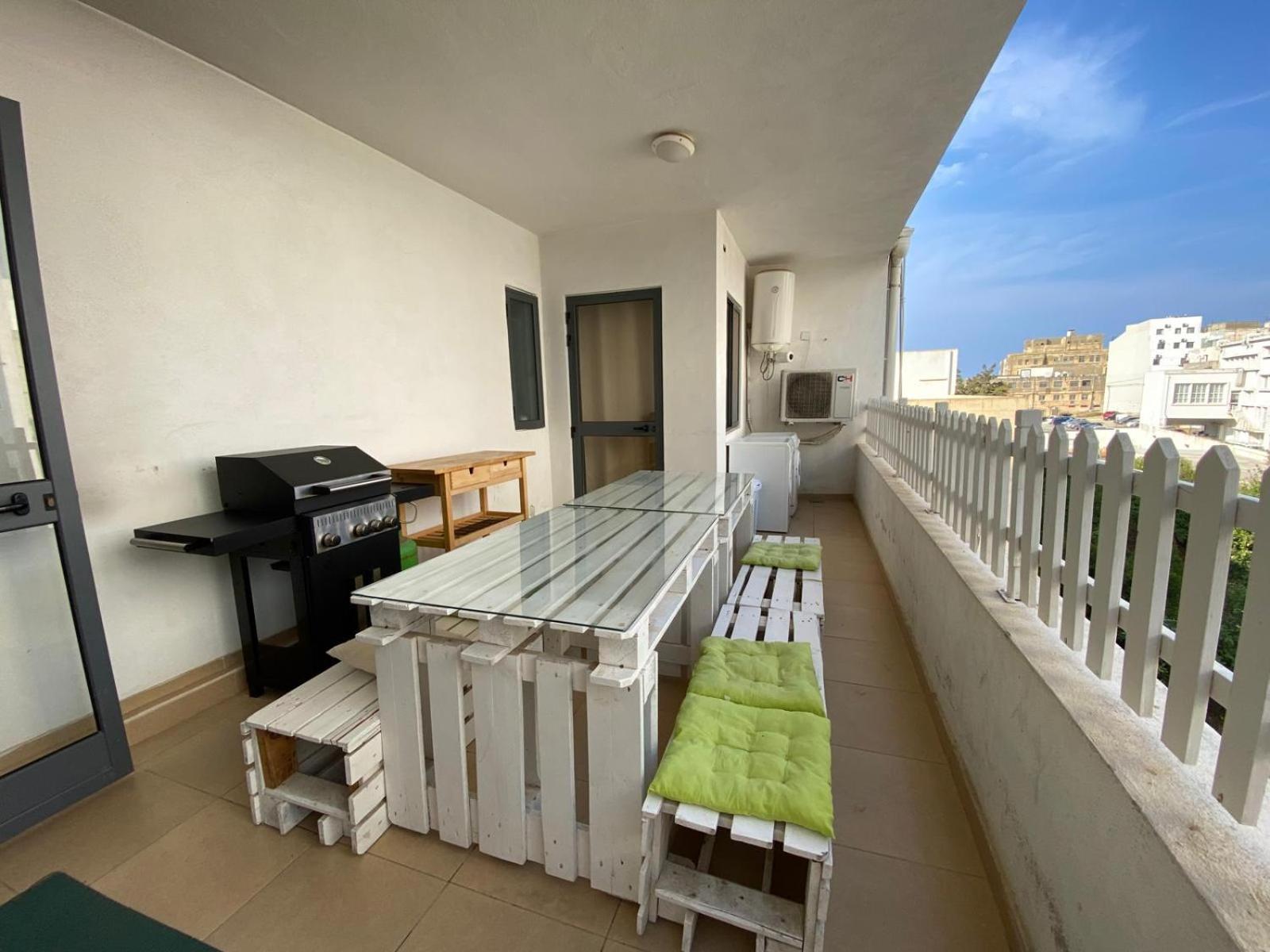 Xl Central Home - Sleeps 10 People Pieta Экстерьер фото