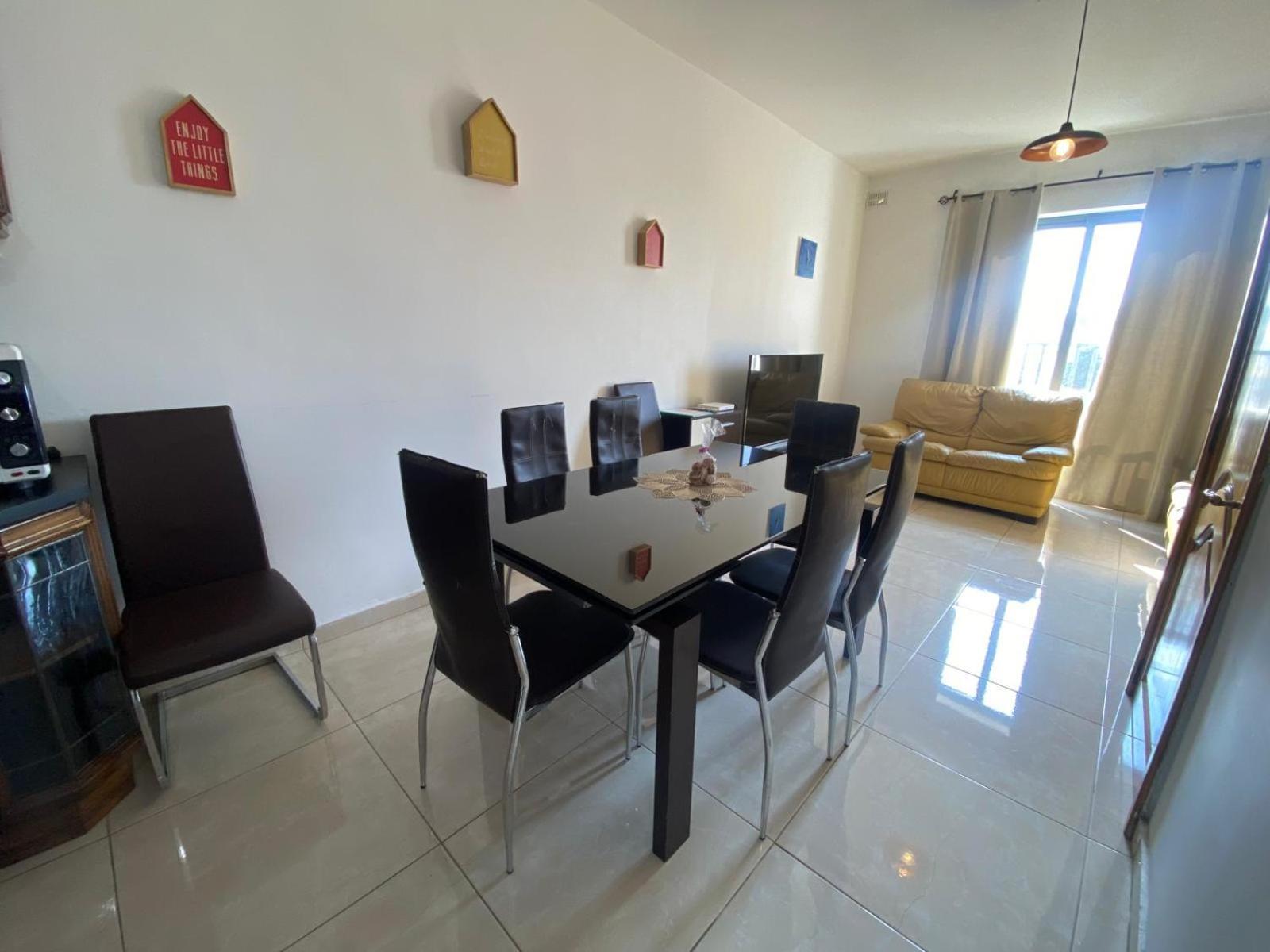 Xl Central Home - Sleeps 10 People Pieta Экстерьер фото